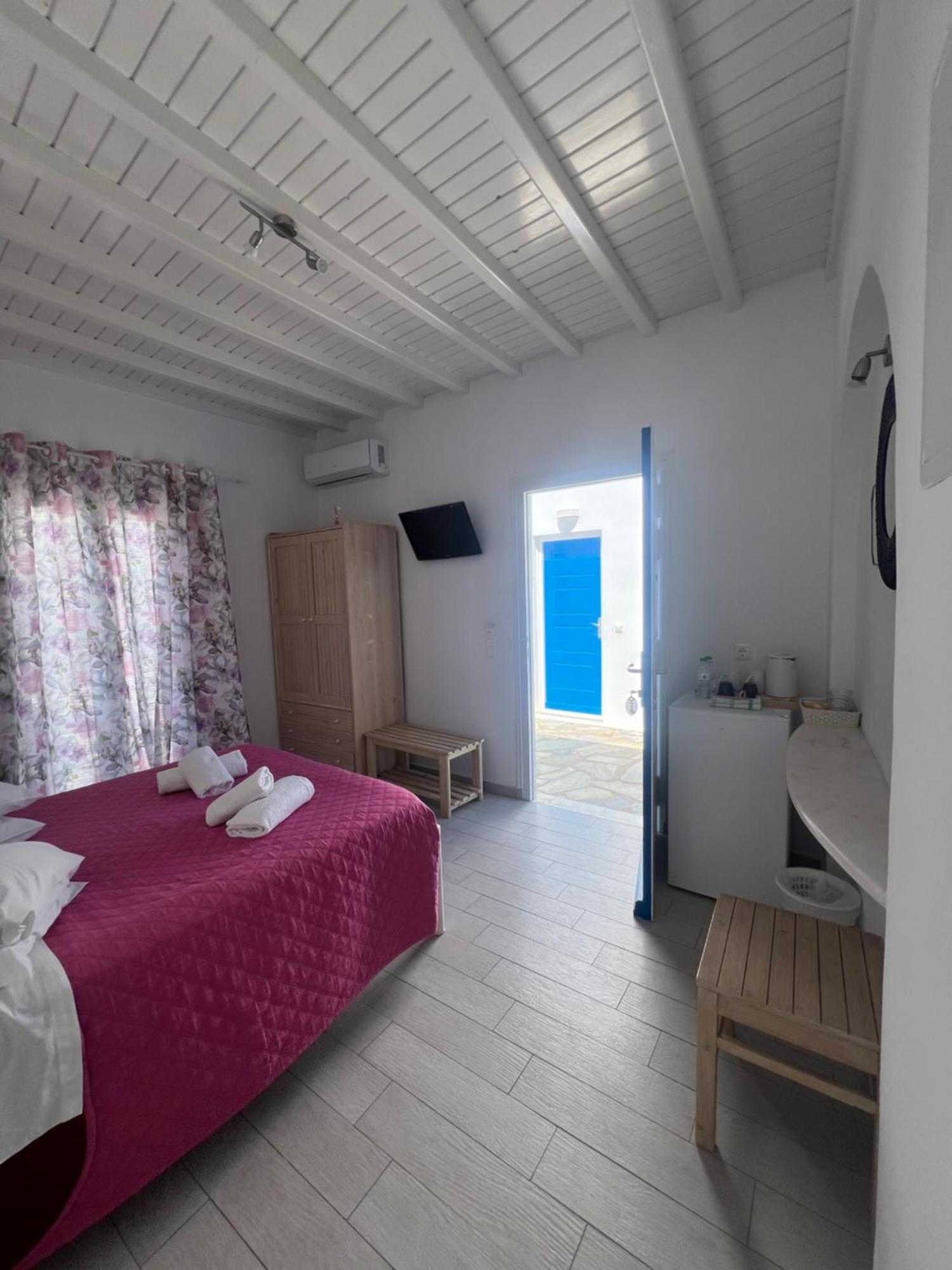 Anemos Apartments Орнос Екстериор снимка