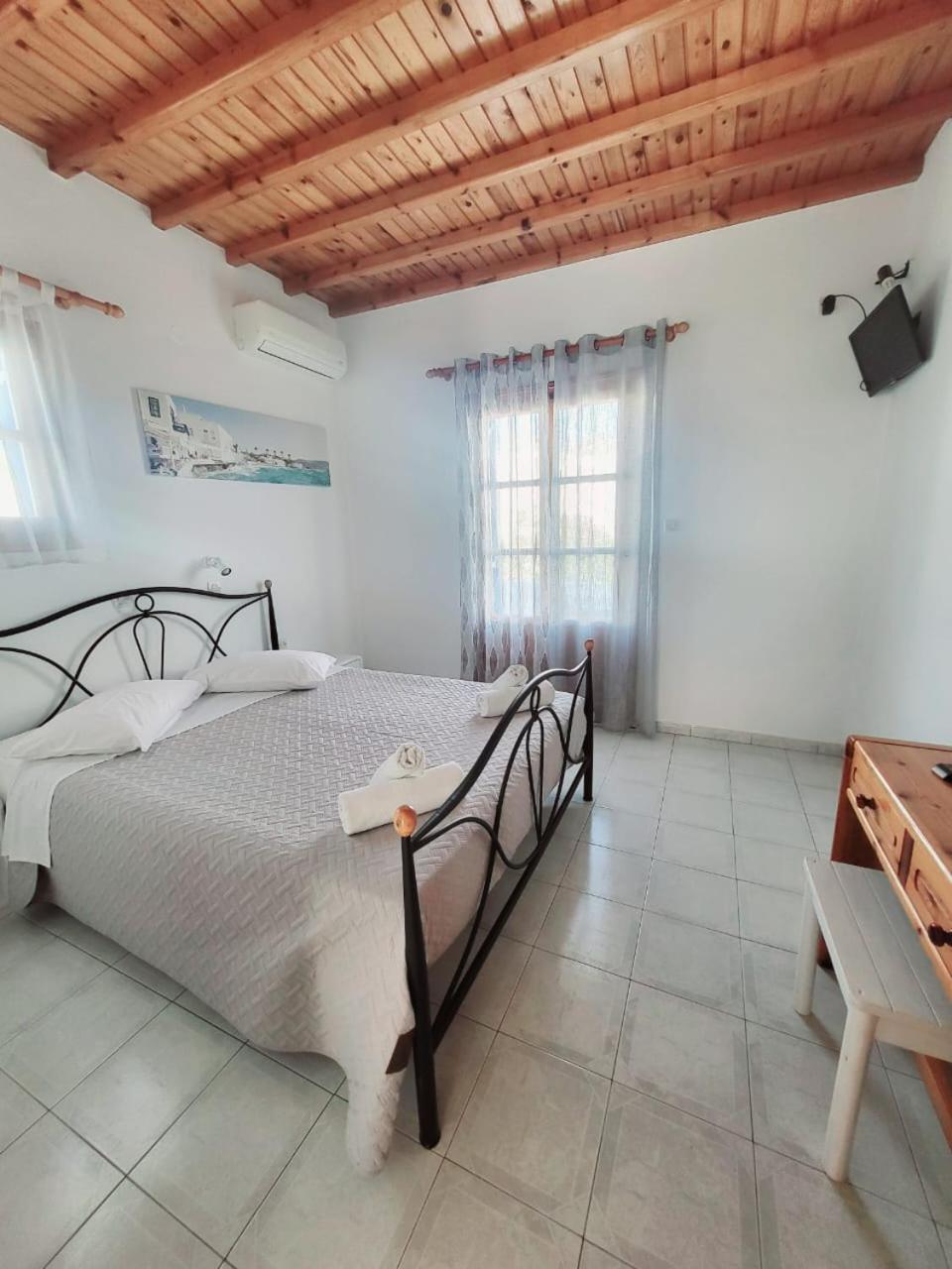 Anemos Apartments Орнос Екстериор снимка