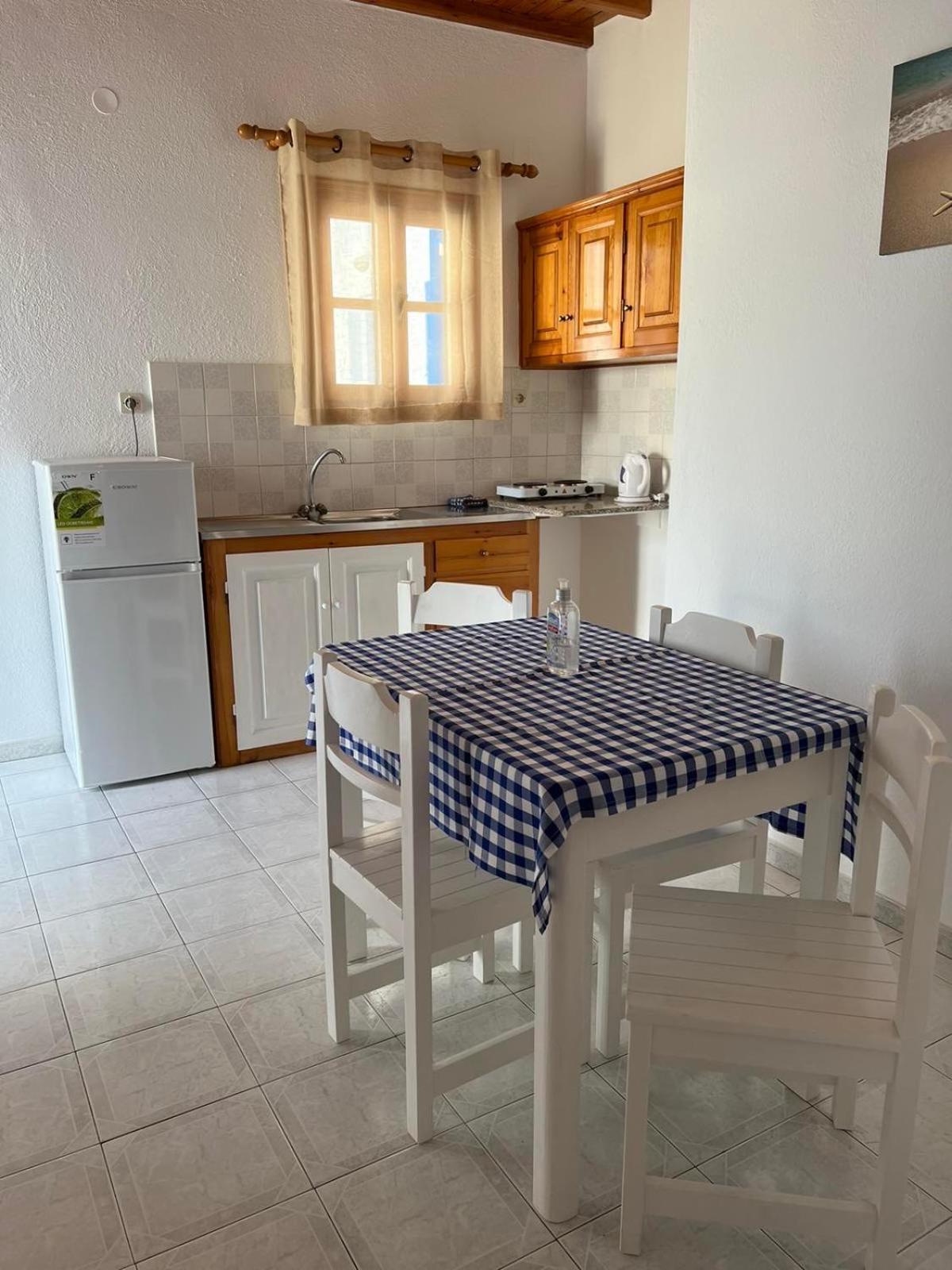 Anemos Apartments Орнос Екстериор снимка